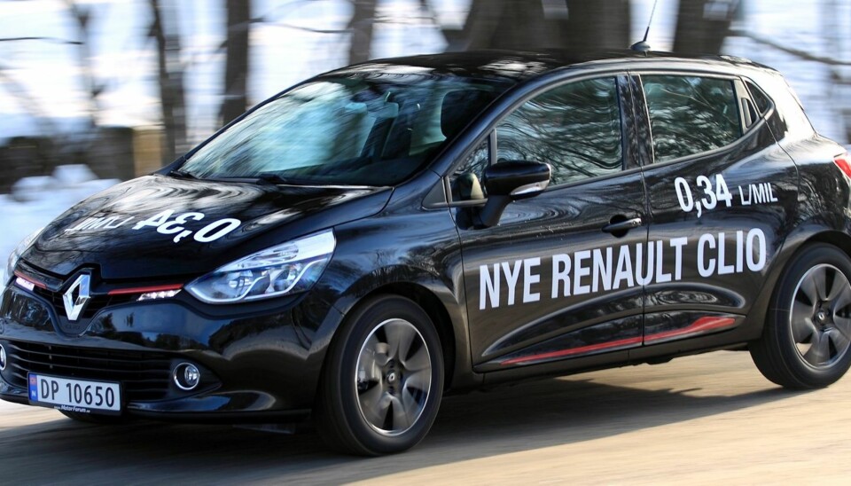 OVERBEVISER: Skal du ha en rimelig bil som ikke kjennes slik ut, ta en nærmere titt på nye Renault Clio. FOTO: Egil Nordlien HM Foto