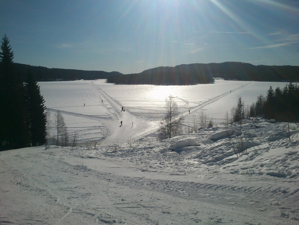 DRØMMEN: Bjørnsjøen, sett fra Kikut, er ikke ille på en dag som denne. Du vil ikke være andre steder.