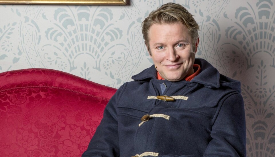 I RAMPELYSET: Skuespilleren Tom A. Haug bor i en båt og er å se både på TV og på teaterscenen.
