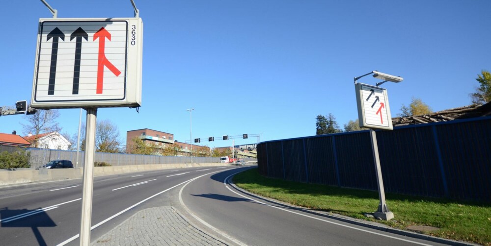 OPP MED DAMPEN: Akselerasjonsfeltet skal brukes til å øke farten inn mot en motorvei eller høyhastighetsvei. FOTO: Trafikkvideo.no OPP MED DAMPEN: Akselerasjonsfeltet skal brukes til å øke farten inn mot en motorvei eller høyhastighetsvei. FOTO: Trafikkvideo.no