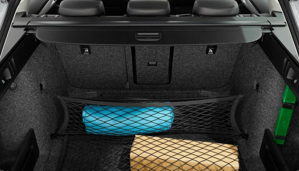 STOR PLASS: Bagasjerommet er på 610 liter. Det er kun 23 færre liter enn Skoda Superb. FOTO: Skoda