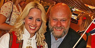 EUROVISION: Grand Prix-guru Jostein Pedersen og Christine Guldbrandsen i Aten i 2006. (Foto: Per Ingar Nilsen)