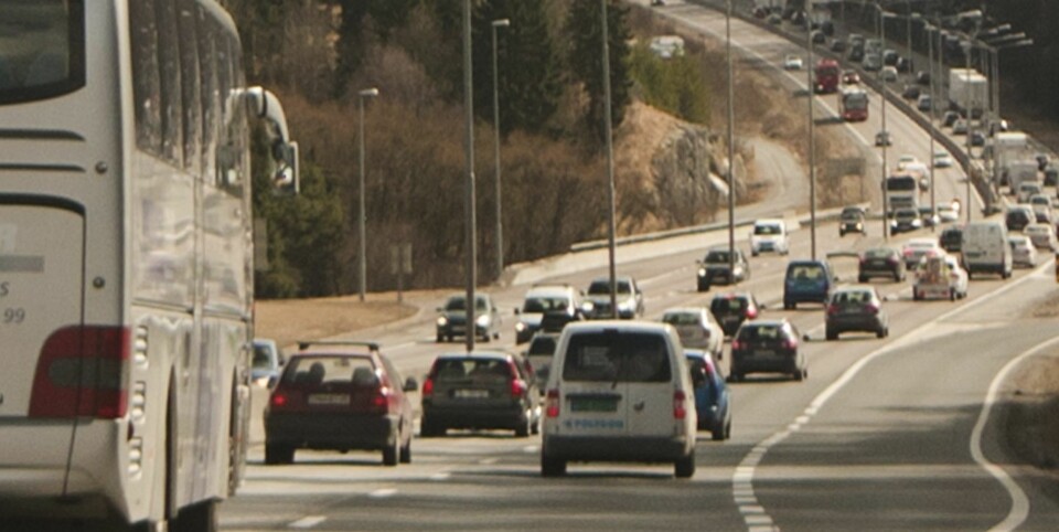 ÅRSAKEN: Det er ikke nødvendigvis antallet biler som forårsaker kø, men mangel på planlegging og flyt hos de som kjører i køen. FOTO: Trafikkvideo.no