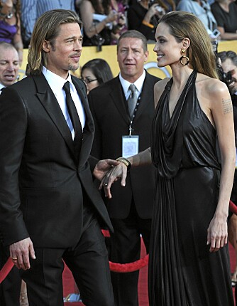 GOD STØTTE: Angelina fremhever i innlegget at hun ikke hadde klart seg gjennom den tøffe perioden uten forloveden Brad Pitt.