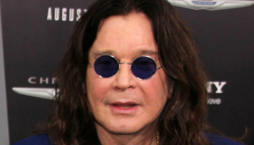 ALENE: Rockeren Ozzy Osbournes rusmisbruk har ført til at kona Sharon har gått fra ham.
