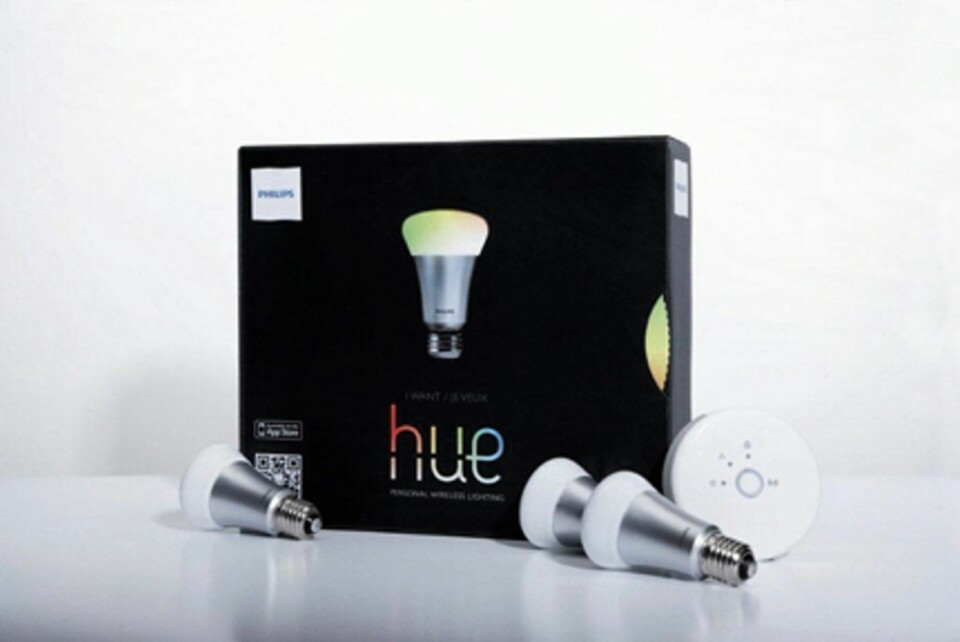 STARTPAKKE: Tre pærer inngår i startpakken til Philips Hue. Systemet kan håndtere til sammen 50 pærer.