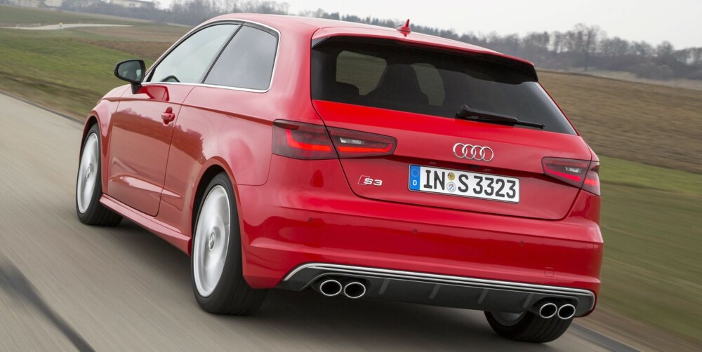 MYE RØR: Fire rør: Eksosrørene er noe av det som viser at det er noe ekstra ved S3. På litt avstand ser den likevel ganske diskré ut. FOTO: Audi MYE RØR: Fire rør: Eksosrørene er noe av det som viser at det er noe ekstra ved S3. På litt avstand ser den likevel ganske diskré ut. FOTO: Audi