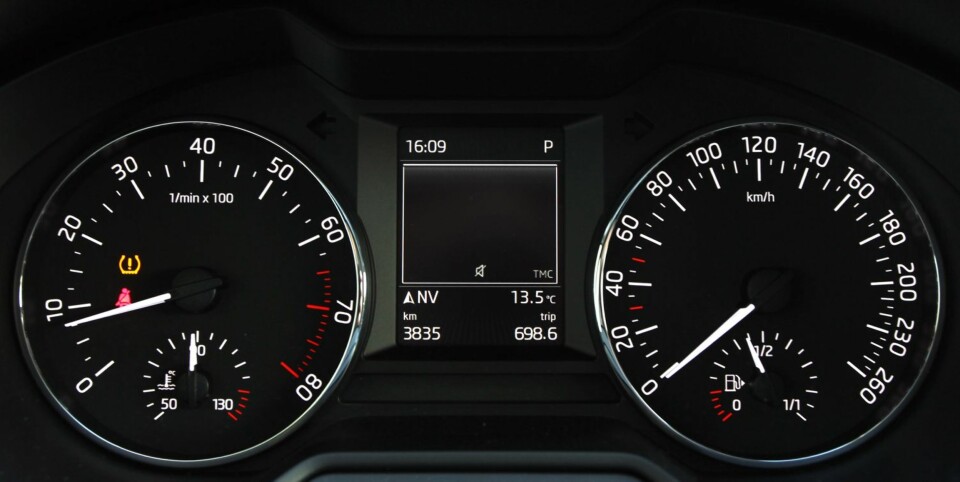 HELT KLART: Det er lite å utsette på instrumentenes lesbarhet eller betjeningen for øvrig. Nok et område der nye Skoda Octavia hevder seg blant de beste.