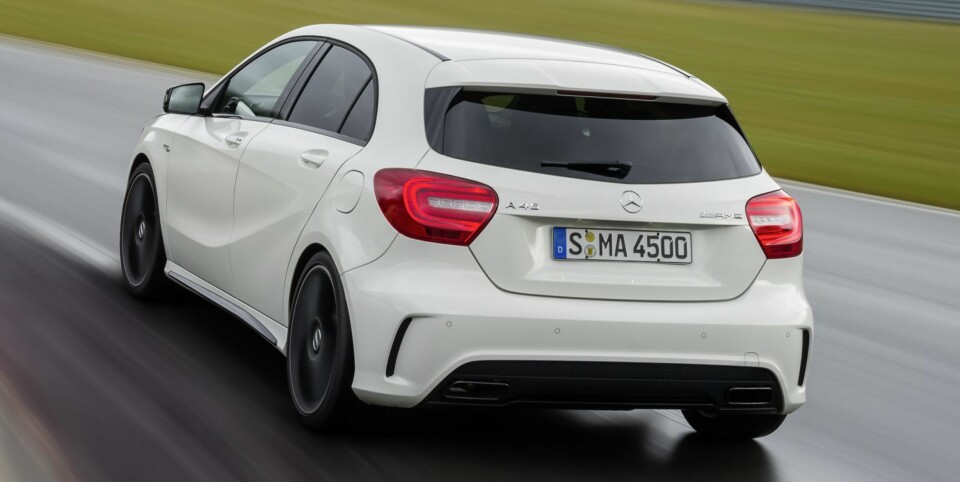 STERK: Verdens sterkeste serieproduserte firesylindrede motor sitter i A 45 AMG, ifølge Mercedes. FOTO: Daimler AG
