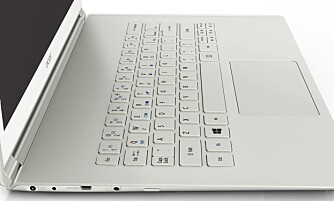 TRANGT: Tastaturet på Aspire S7 er litt trangt og krever litt tilvenning. TRANGT: Tastaturet på Aspire S7 er litt trangt og krever litt tilvenning.