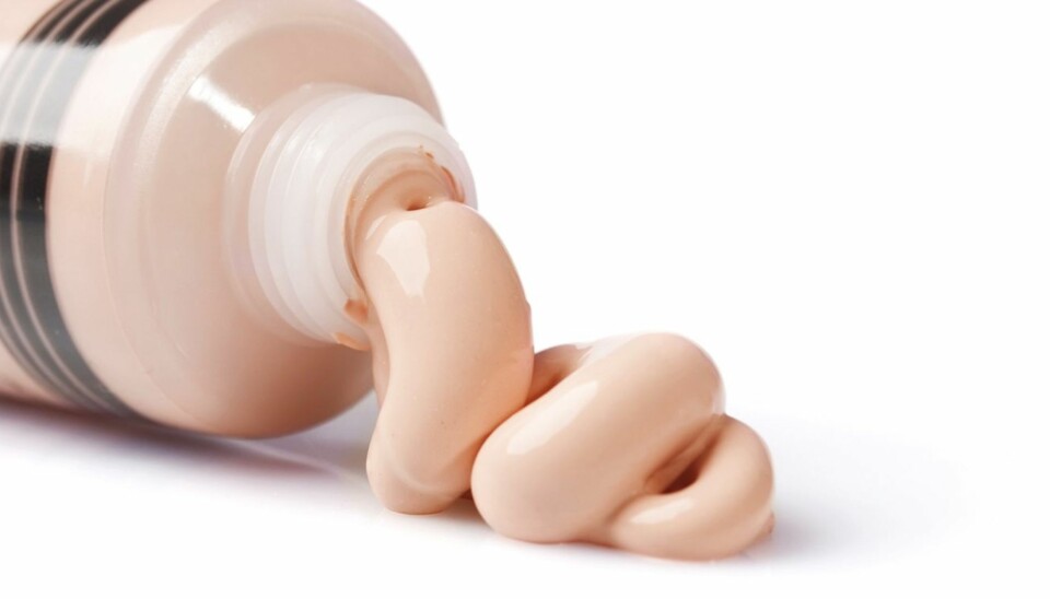 PRIMER: Makeupartistene omfavner primeren som det viktigste produktet for voksen hud. Det jevner ut huden, fyller inn linjer og rynker og gjør at sminken sitter bra.