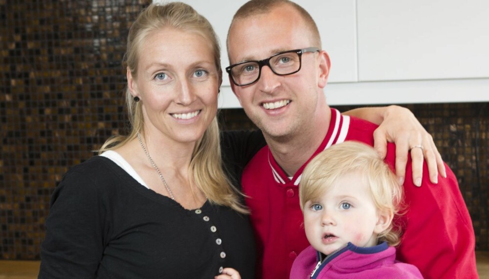 OSLO, 2013-5-14; Gunnar Greve Pettersen og kona Helene Ree Greve sammen med datteren  Ronja er i ferd med å selge leiligheten på Grünerløkka.