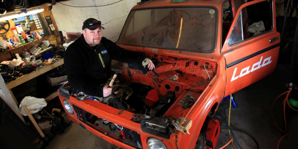 PROSJEKT: Ronny restaurerer en 1979-modell Niva, som skal stå ferdig til sommeren.