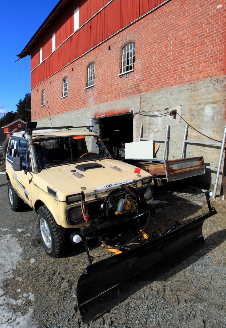 VEI I VELLINGA: Niva egner seg godt til måking.