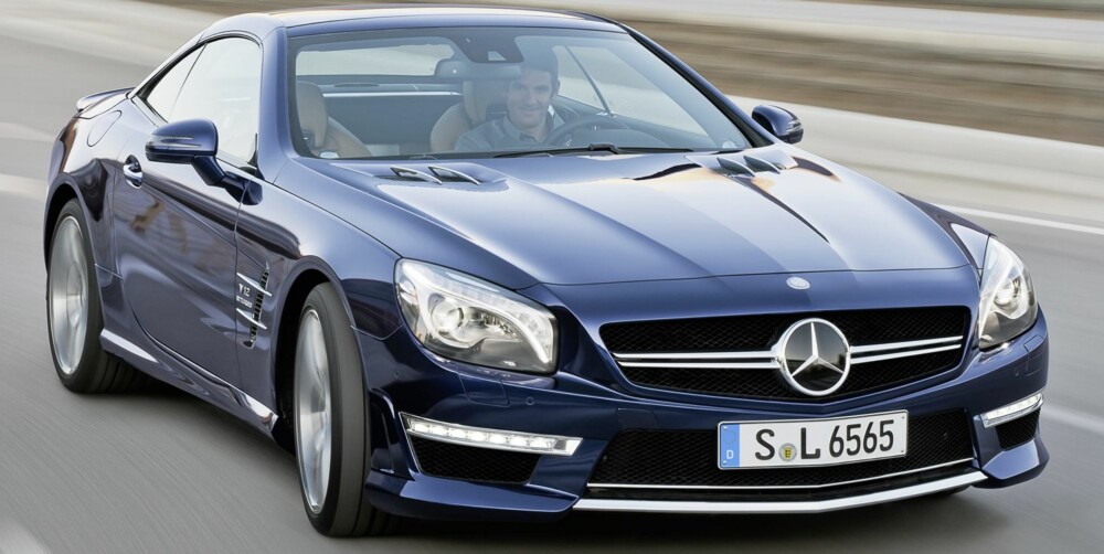 SNUTEBIL: Fronten flesker seg ut i full bredde. Bak de store luftinntakene ligger en maskin som trenger all avkjølende luft den kan få. FOTO: Daimler AG SNUTEBIL: Fronten flesker seg ut i full bredde. Bak de store luftinntakene ligger en maskin som trenger all avkjølende luft den kan få. FOTO: Daimler AG