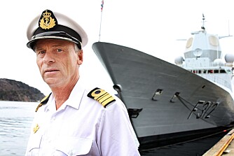 Christian Irgens var skipssjef på KNM Oslo i 1994. Han var i etterkant kommandørkaptein ved Haakonsvern, men er nå pensjonist Her fotografert foran KNM Otto Sverdrup.