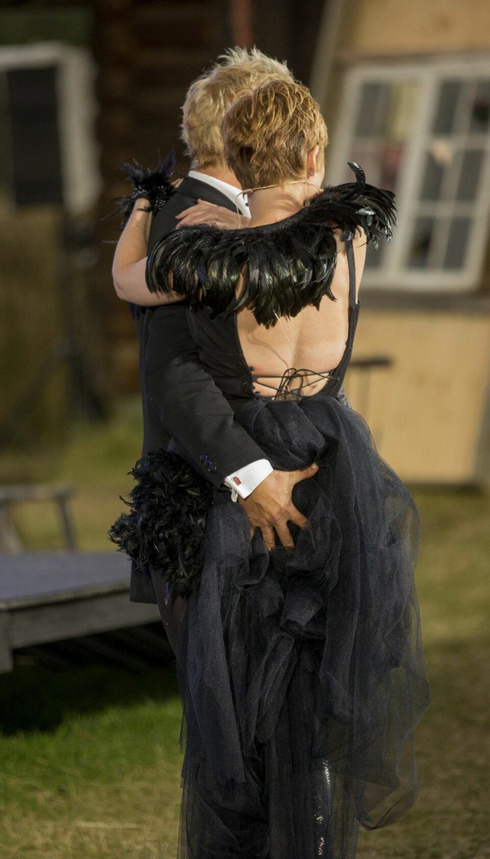 GREPA TAK: Karoline har god kjemi på scenen med stykkets Peer Gynt.