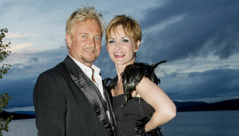 GODT SAMSPILL: Karoline overrasker med sin sexy versjon av Anitra i jubileumsforestillingen. Dennis Storhøi spiller Peer Gynt.