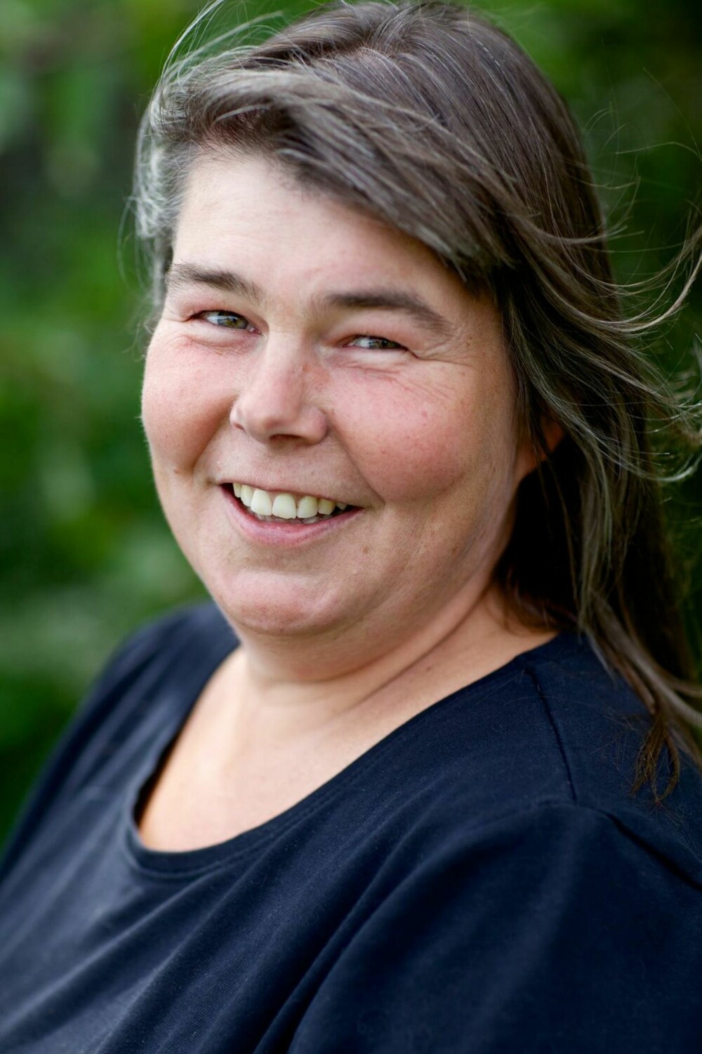 Anne Beate Ryen Teien: 45 år, fra Nesoden, bosatt Numedal. Agrotekniker, driver gård. Gift, to barn på 21 og 23 år.