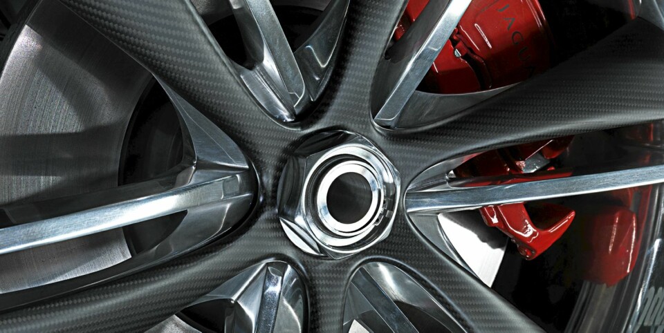 KARBONFELGER: Vi tviler på at de vanvittig fete karbonfelgene vil komme på produksjonsbilen - dessverre.