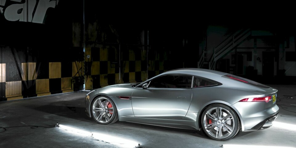 LEKRE LINJER: Det er få som kan nekte på at Ian Callum har tegnet nok en vakker bil.