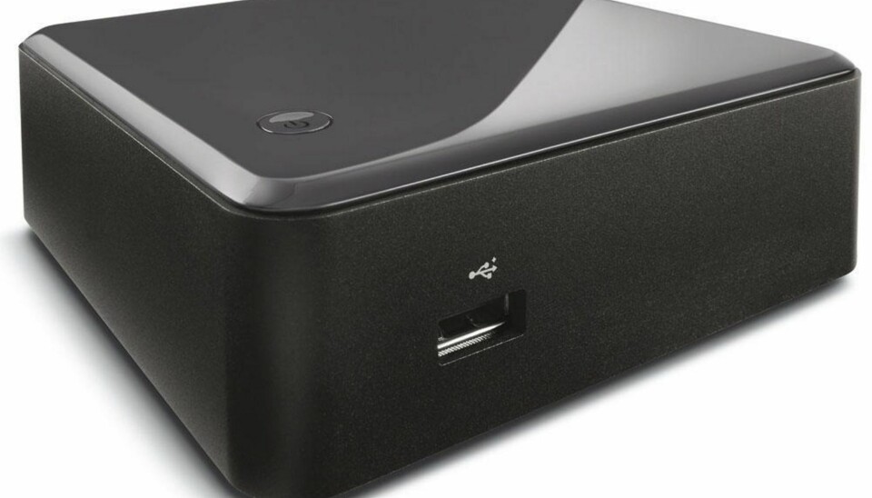 PERFEKT: Stue-PC-en har vært utfordret av små, velspillende mediebokser i mange år. Nå kan vi nesten ikke tenke oss en mer perfekt boks å ha under TV-en enn Intel NUC.
