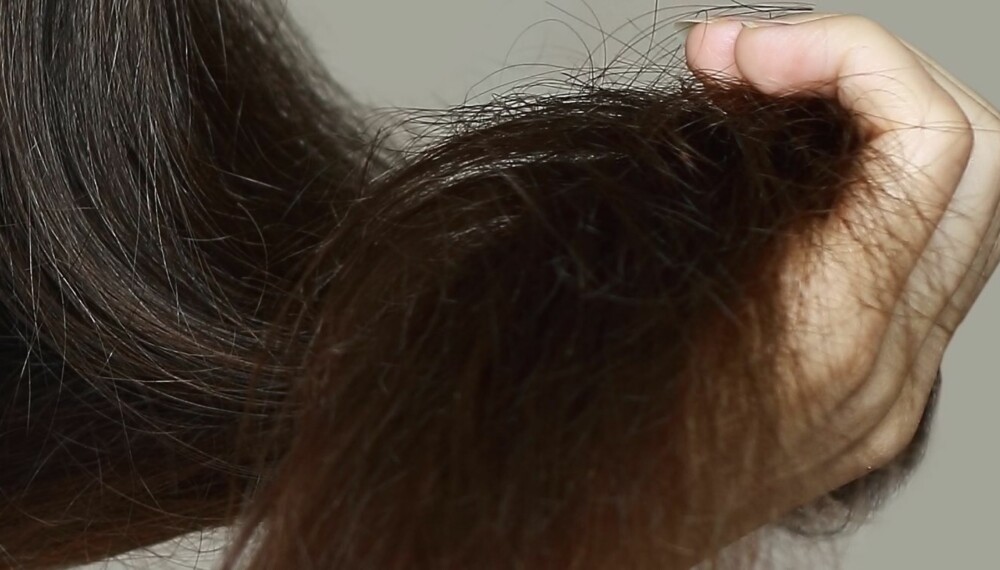 TØRT FERIEHÅR?: Har sol og saltvann gjort håret ditt slitt og livløst? Løsningen kan være en god hårkur.