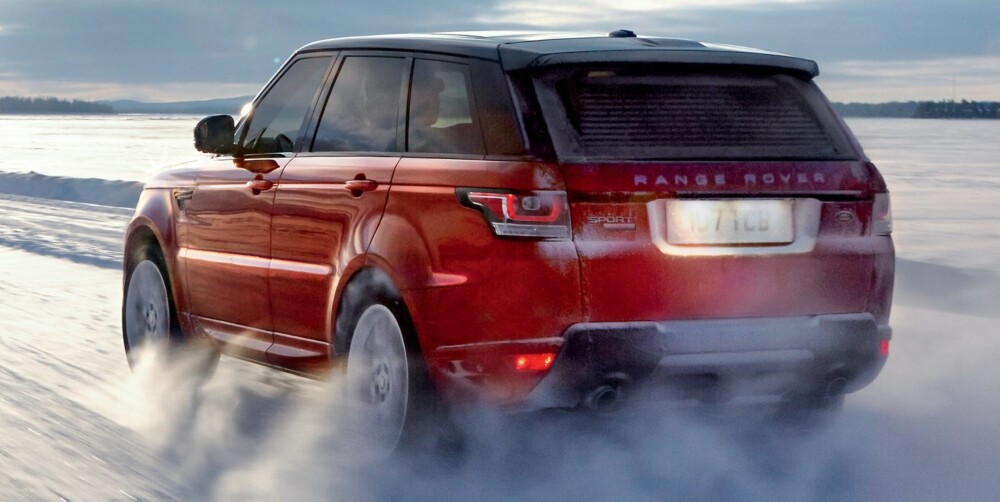 HJELPER TIL: Hvis du kjører som en dust, vil teknologien gjøre alt den kan for å holde denne tunge og høye innretningen på veien. FOTO: Land Rover HJELPER TIL: Hvis du kjører som en dust, vil teknologien gjøre alt den kan for å holde denne tunge og høye innretningen på veien. FOTO: Land Rover