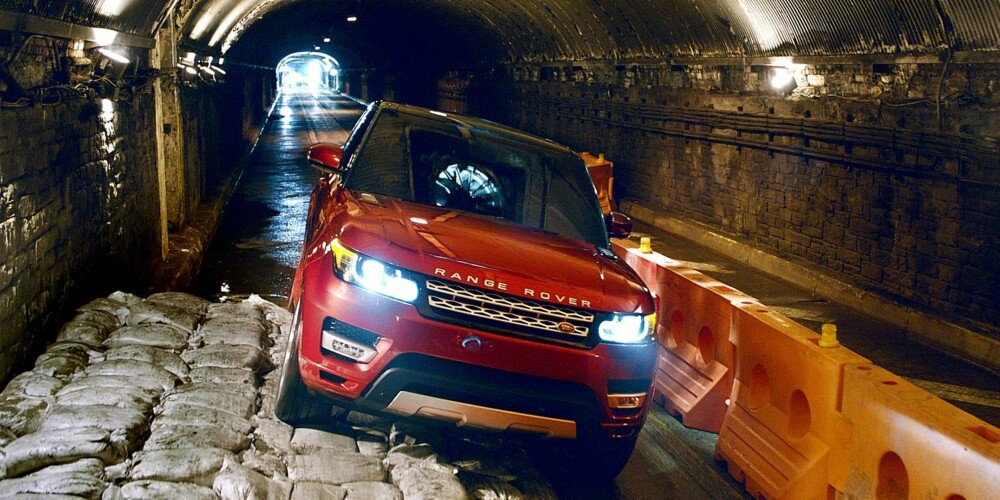 DRAGNING MOT TUNNELER: Jack to the sound of the underground. FOTO: Top Gear