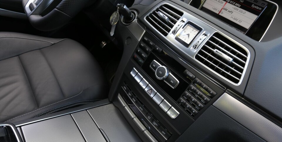 DET DYRE EKSTRA: For at Mercedes-Benz E 200 Coupé skal by på sitt beste, trenger du ekstrautstyr for betydelige summer.