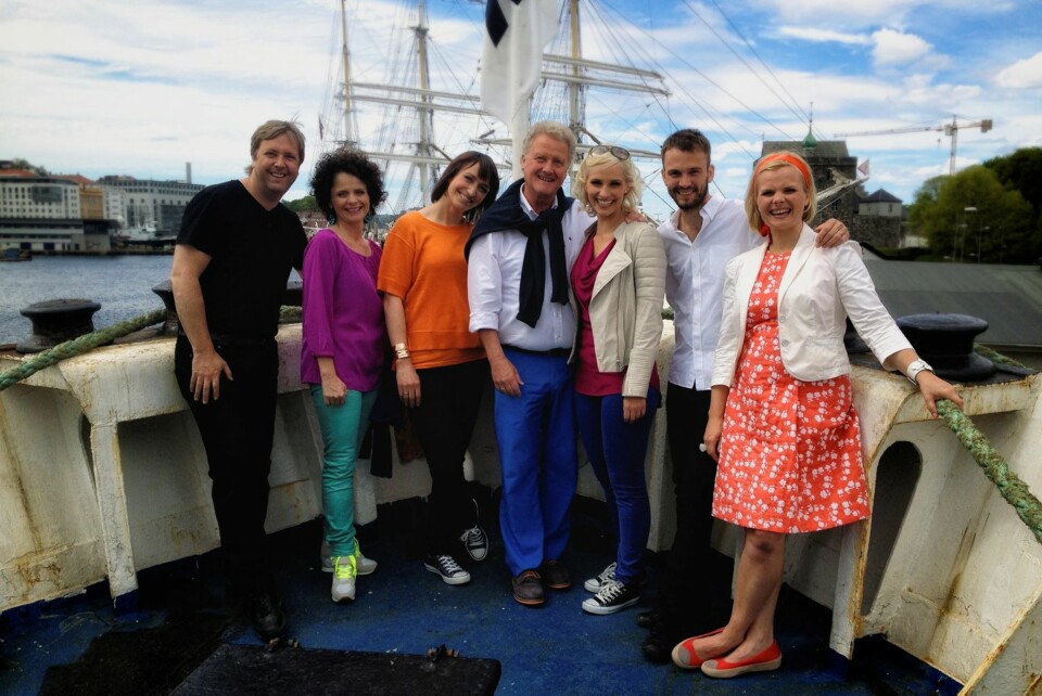 BESØKER 38 STEDER: Ingrid leder denne ukens «Sommeråpent». Her med Tore Strømøy, Nadia Hasnaoui, Dan Børge Akerø, Anne Rimmen, Kåre Magnus Bergh og Ingrid Gjessing Linhave.
