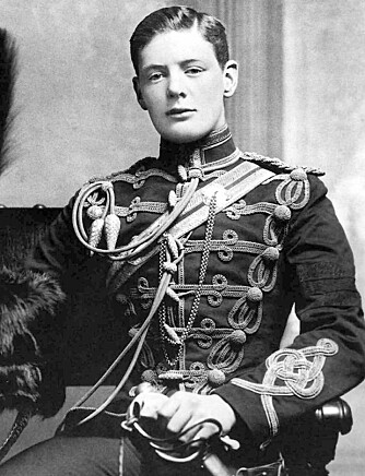 Winston Churchill i 1895 ¿ 21 år gammel. 13 år senere fikk han seg endelig dame.