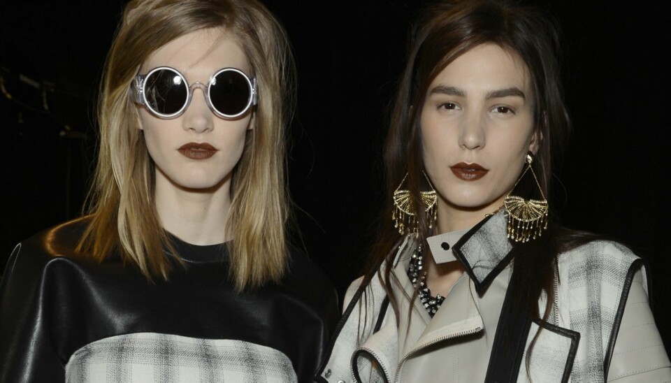 SNIKTITT PÅ HØSTTRENDENE: Ble du ikke så brun i sommer? Samme det, her er det blek hud som gjelder. Grungen er uten tvil en av høstens sterkeste trender. Se flere høydepunkter fra høstens catwalkvisninger her.