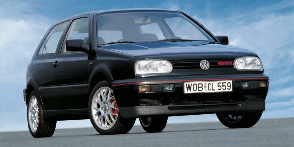 NUMMER 3: Tredje generasjon er 200 kilo tyngre, men uten særlig mer effekt enn første generasjon. Det kom riktig nok en VR6-utgave med 174 hk, men den var ingen kjøremester. FOTO: VW NUMMER 3: Tredje generasjon er 200 kilo tyngre, men uten særlig mer effekt enn første generasjon. Det kom riktig nok en VR6-utgave med 174 hk, men den var ingen kjøremester. FOTO: VW