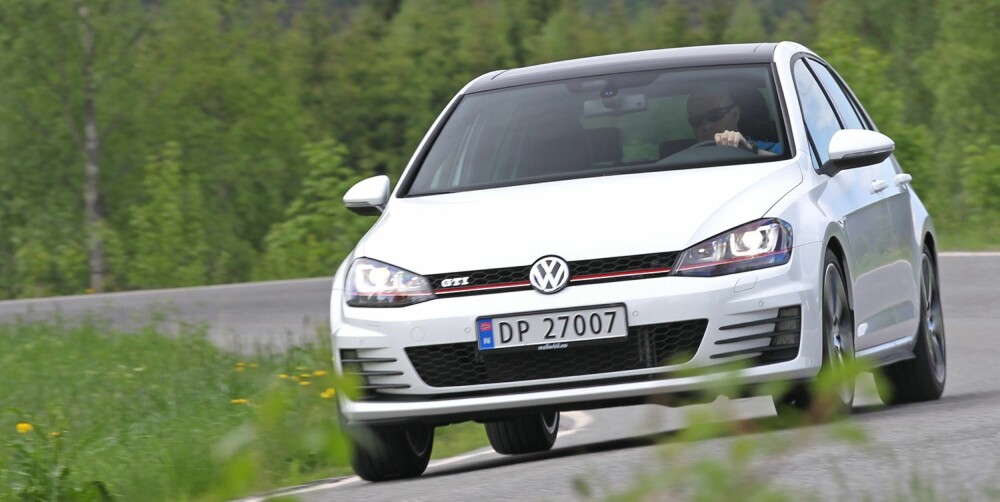 GTI: VW Golf GTI går veldig fort, men kamuflerer det med et drag som er rykkfritt og jevnt. FOTO: Petter Handeland