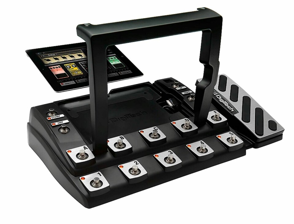 FOR GITAR: Sammen med en iPad blir dette til et programmerbart padelbrett som kan lagre opp til 100 ulike oppsett.