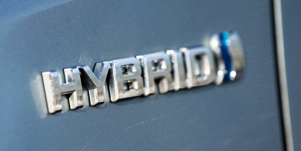 BÅDE ÓG: Drivlinjen er uten tvil velfungerende, driftsikker og gjør Auris lettkjørt. Men vi skulle gjerne sett at Toyota løftet den et lite hakk nå som konkurrentene står i kø med minst like effektive systemer.