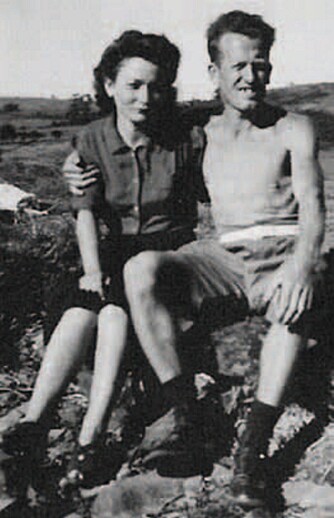 Twigg sammen med kjæresten Kathleen i 1949. Til tross for det han hadde opplevd, greide han seg bra etter krigen.
