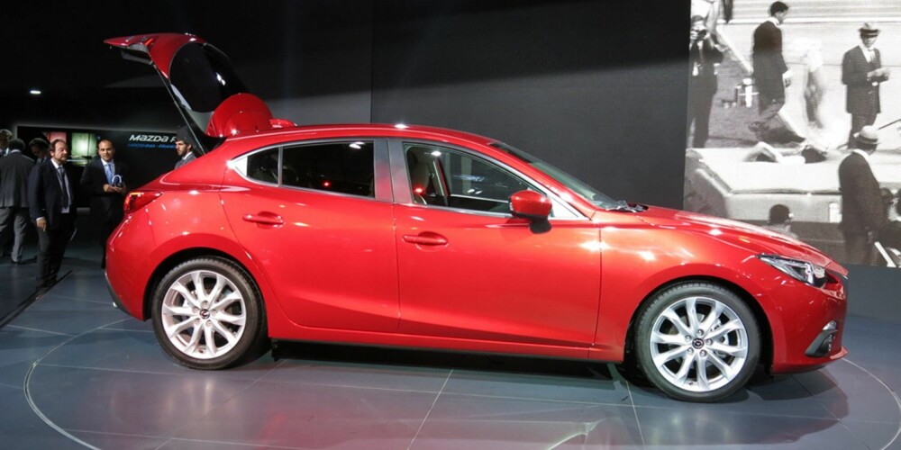KOMMER I HØST: Mazda 3 vil koste fra 215 300 kroner. FOTO: Martin Jansen