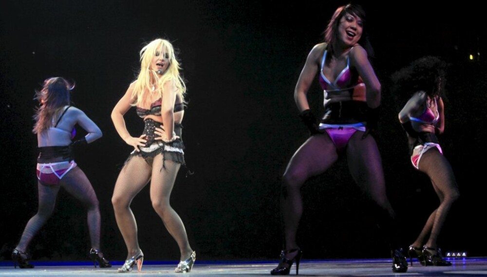 SCENE-SKREKK: Så har det skjedd igjen. Britney og underbuksene hennes spiller ikke på samme lag.