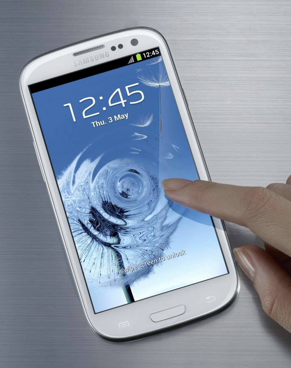 RINGER I VANN: En av mange elegante funksjoner i Galaxy S III er å kopiere funksjoner fra naturen, som når du lager ringer i vann med fingeren din.