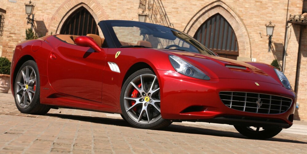 30: Ferrari California 30 - 30 indikerer 30 flere hestekrefter og 30 færre kilo. Foto: Ferrari