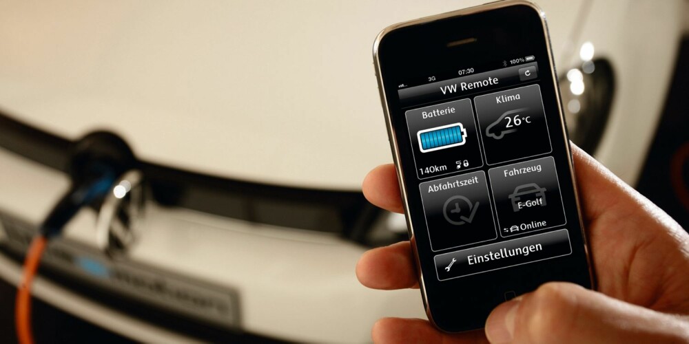 APP: Alle nye bilmodeller med respekt for seg selv kommer med egen app. Foto: VW