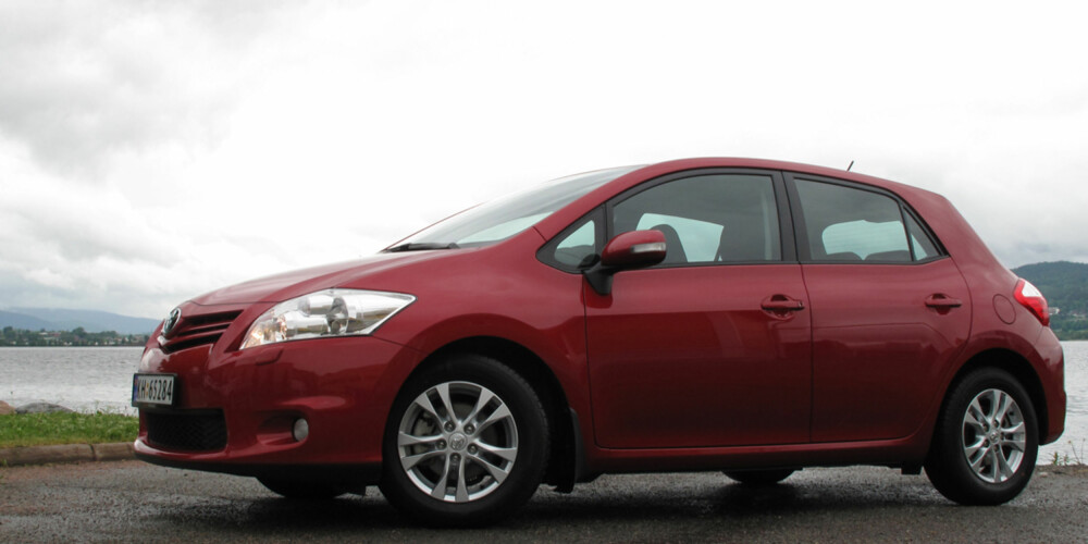 AURIS: Også noen få biler av kompaktmodellen Auris blir tilbakekalt. FOTO: Vi Menn Bil Top Gear AURIS: Også noen få biler av kompaktmodellen Auris blir tilbakekalt. FOTO: Vi Menn Bil Top Gear