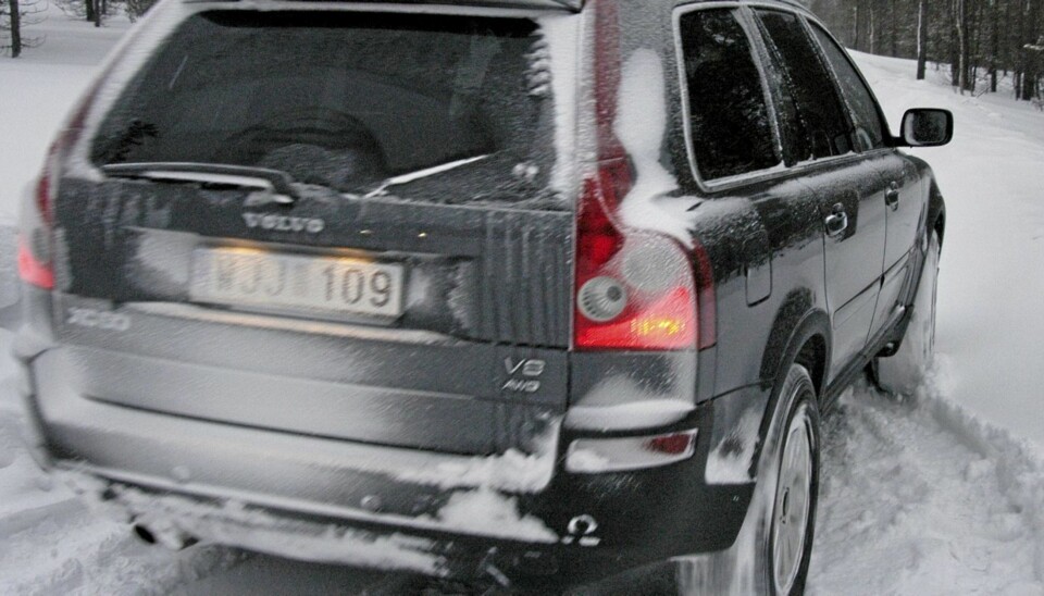VINTERDEKK: Kjører du SUV og er i tvil om hva slags dekk du skal gå for, så velg piggdekk, mener ekspert på vinterdekk.