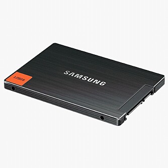 SSD: En PC med en minneharddisk (SSD) oppleves ofte som raskere enn en PC med en tradisjonell harddisk.
