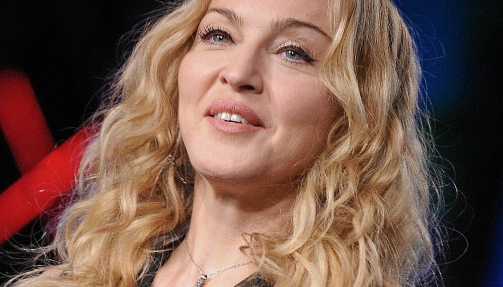 VET IKKE HVA HUN SKAL SVARE: Madonna har blitt fridd til av kjærsten, men har ennå ikke gitt han noe endelig svar.