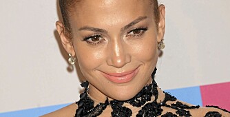 GIFTESYK: Jennifer Lopez ønsker visstnok å gifte seg med sin 16 år yngre kjæreste som hun bare har datet et par måneder.