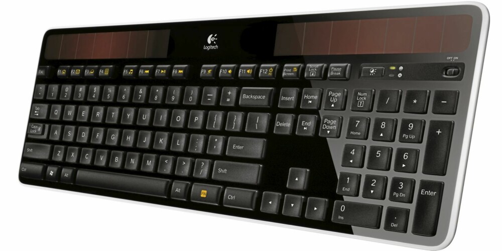 MILJØ: Logitech sitt flate tastatur med solcellepanel er både lekkert og godt å bruke. Hvor miljøvennlig det er, vet vi ikke.