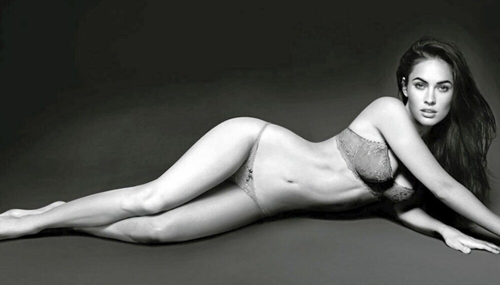 Megan Fox fronter Armanis nye undertøyskolleksjon på Facebook.